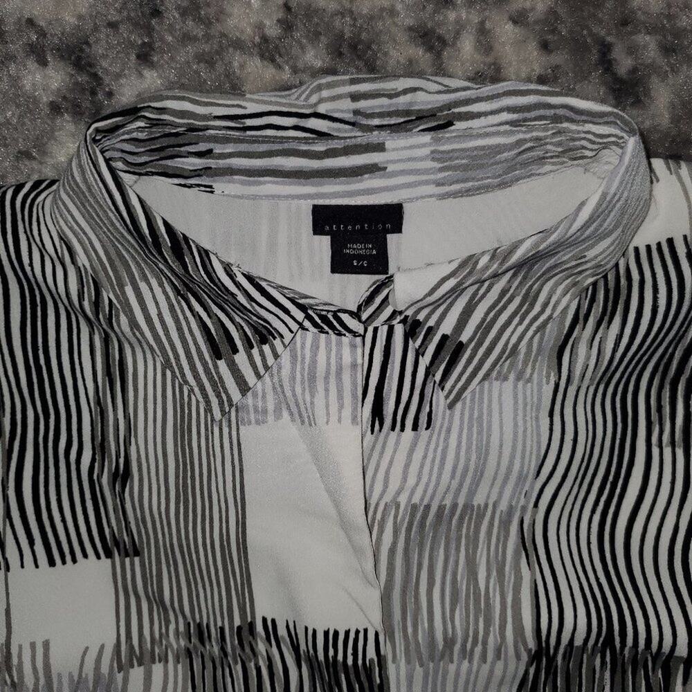 Attention White/Black Striped Top || Small - Picture 5 of 6